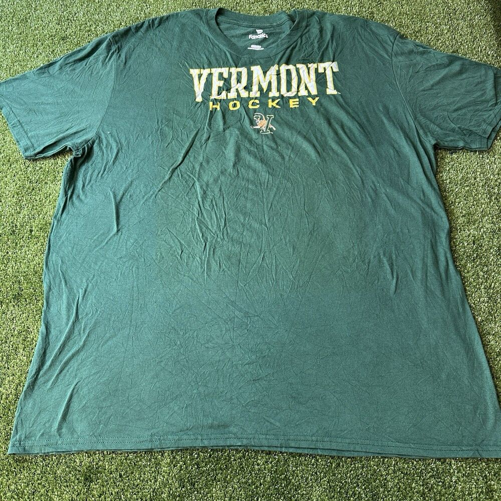 Vermont Catamounts Hockey Fanatics Men’s 2XL Green T-Shirt NWOT